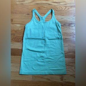 Lululemon top